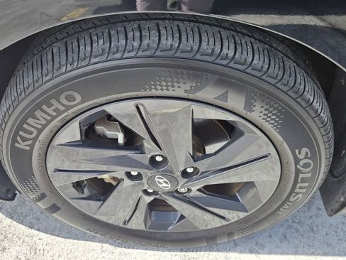 Used 2023 Hyundai Elantra SEL FWD image 7