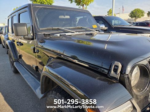 Used 2019 Jeep Wrangler Unlimited Sahara AWD/4WD image 4