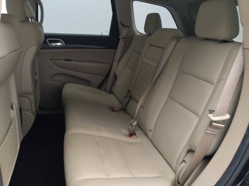 Used 2019 Jeep Grand Cherokee Laredo image 18