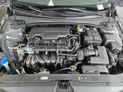 New 2026 Hyundai Elantra Limited image 12