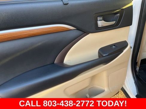 Used 2019 Toyota Highlander Limited image 12