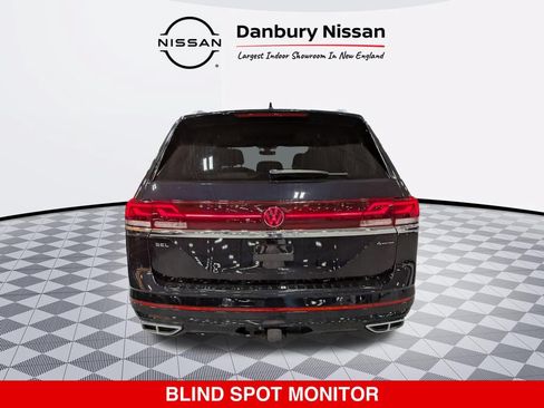 Used 2024 Volkswagen Atlas SEL Premium R-Line AWD/4WD image 4