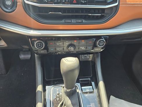 Used 2024 Jeep Compass Limited AWD/4WD image 21