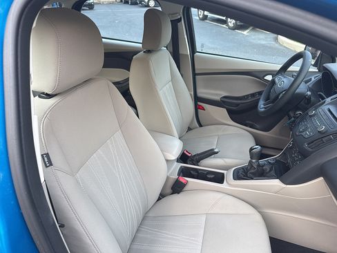 Used 2016 Ford Focus SE w/ SE Power Seat Package FWD image 34