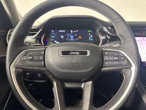 Used 2022 Jeep Grand Cherokee Limited 4xe image 19