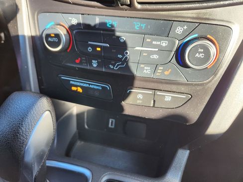 Used 2018 Ford Escape SE w/ Ford Safe & Smart Package image 11