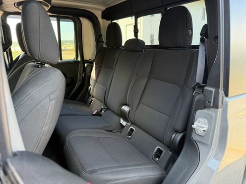 Used 2021 Jeep Gladiator Sport AWD/4WD image 29