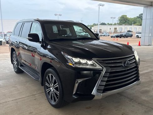 Used 2021 Lexus LX 570 4WD w/ Luxury Package image 14