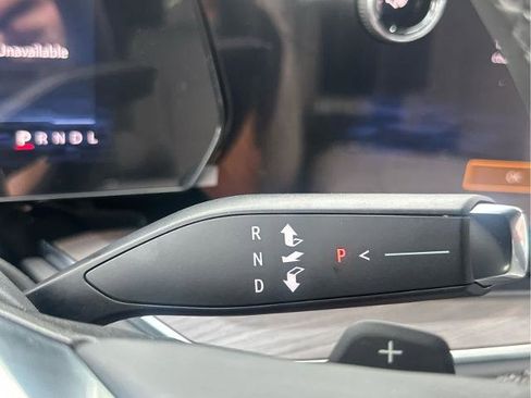 New 2025 Chevrolet Suburban Premier image 35