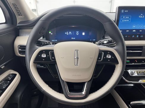Used 2025 Lincoln Corsair FWD image 19