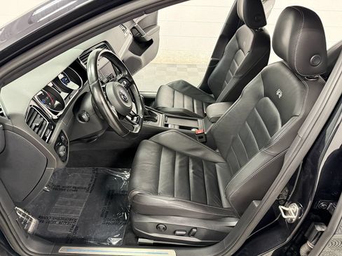 Used 2017 Volkswagen Golf 4-Door AWD/4WD image 11