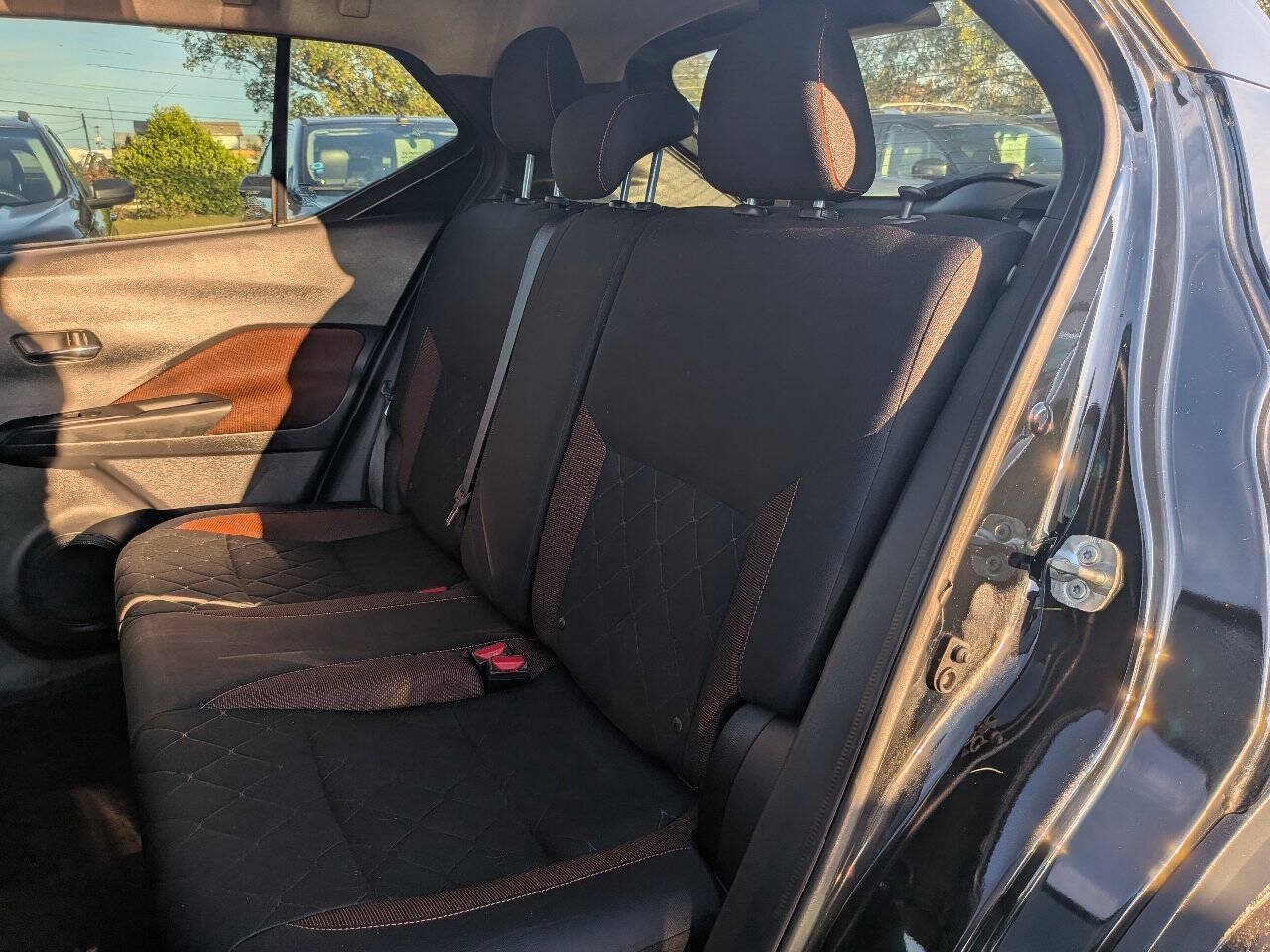 Used 2018 Nissan Kicks SR w/ Exterior Electronics Package FWD image 28
