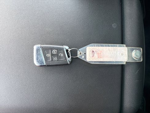 Used 2022 Volkswagen Atlas Cross Sport SE image 27