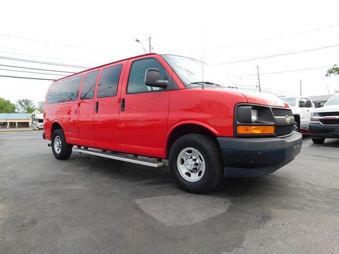 Used 2017 Chevrolet Express 3500 LS RWD image 1