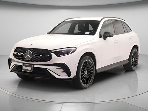 Certified 2026 Mercedes-Benz GLC 300 image 3