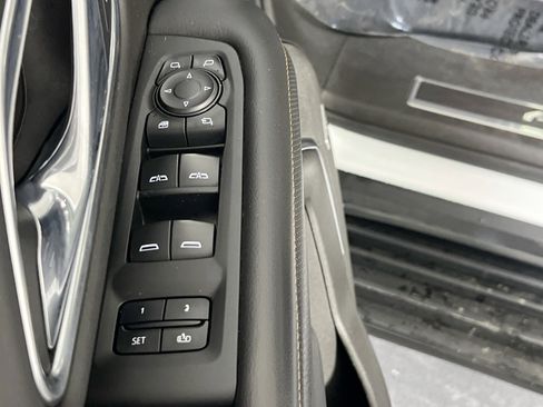 Used 2021 GMC Yukon AT4 w/ Technology Package image 17