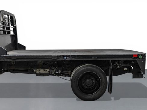 Used 2021 Ford F550 4x4 Crew Cab Super Duty w/ Power Equipment Group image 11