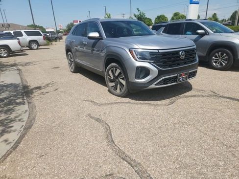 Used 2024 Volkswagen Atlas Cross Sport SEL AWD/4WD image 4