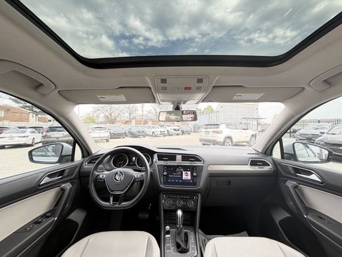 Used 2018 Volkswagen Tiguan SE w/ Panoramic Sunroof Package FWD image 13