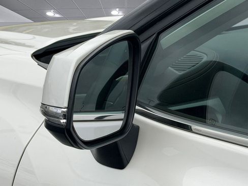 Used 2021 Toyota Highlander Platinum image 22