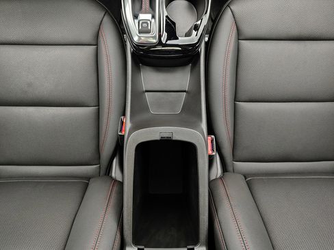 Used 2025 Chevrolet Trax RS w/ Sunroof Package image 32