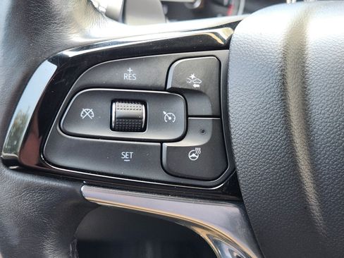 Used 2024 Buick Enclave Essence w/ Technology Package FWD image 22