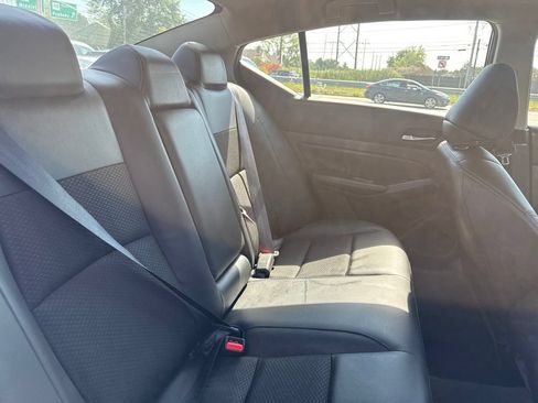 Used 2022 Nissan Altima 2.5 SR FWD image 19