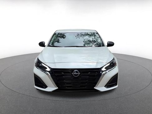 Used 2025 Nissan Altima 2.5 SV FWD image 4