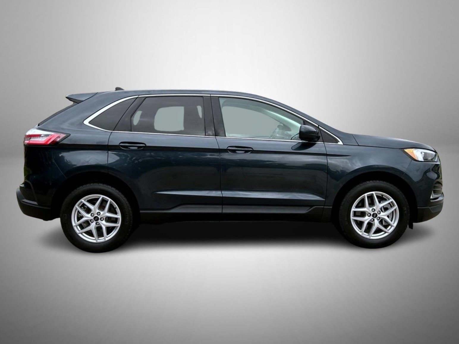 Used 2024 Ford Edge SEL w/ Convenience Package AWD/4WD image 4