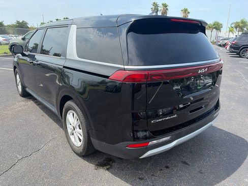 Used 2022 Kia Carnival LX FWD image 5