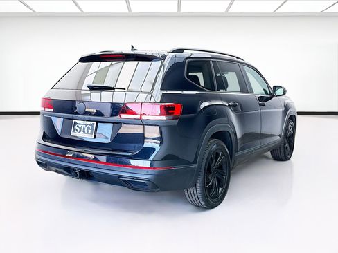 Used 2023 Volkswagen Atlas SE w/ Panoramic Sunroof Package FWD image 4