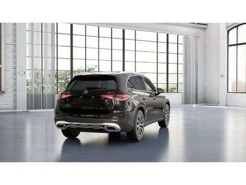 Used 2026 Mercedes-Benz GLC 300 4MATIC image 23