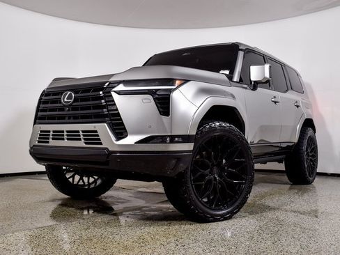 Used 2025 Lexus GX 550 image 2