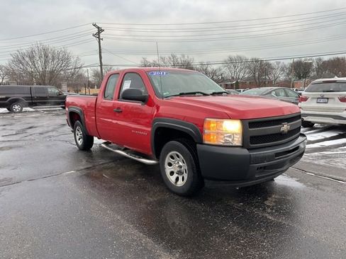 Used 2011 Chevrolet Silverado 1500 W/T image 3
