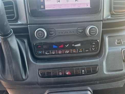 Used 2024 RAM ProMaster 2500 w/ Convenience Group FWD image 14