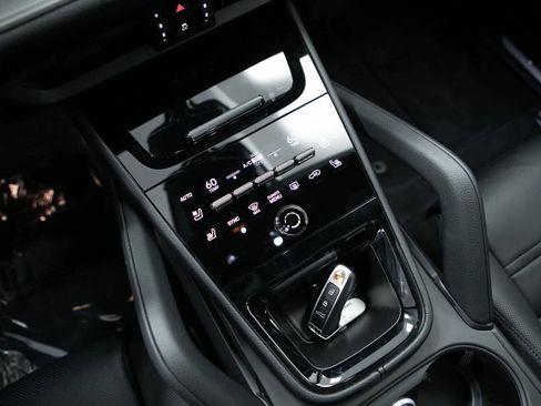 New 2026 Porsche Cayenne S image 21