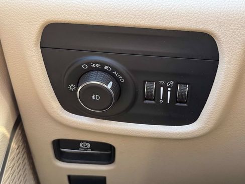 Used 2022 Jeep Grand Cherokee L Limited AWD/4WD image 25