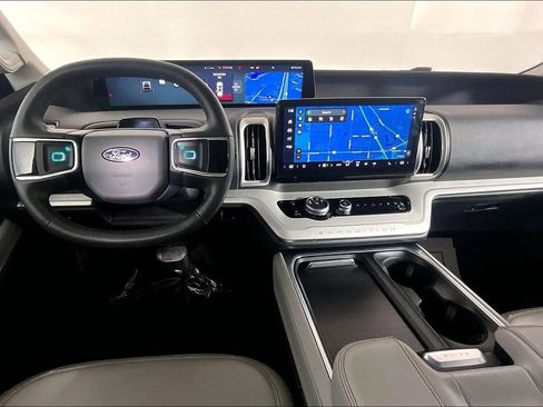 Used 2025 Ford Expedition Active RWD image 14