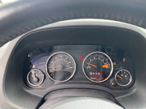 Used 2016 Jeep Compass Latitude FWD image 18