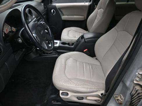 Used 2002 Jeep Liberty Limited AWD/4WD image 16