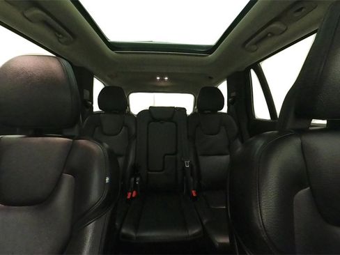 Used 2020 Volvo XC90 T6 Momentum w/ Protection Package image 28