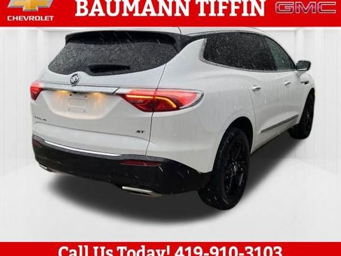 Used 2024 Buick Enclave Essence w/ Sport Touring Edition FWD image 4