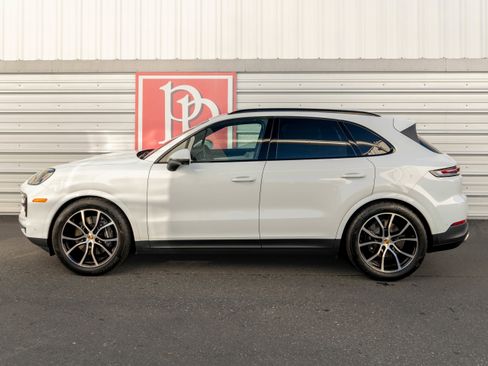 Used 2024 Porsche Cayenne image 40