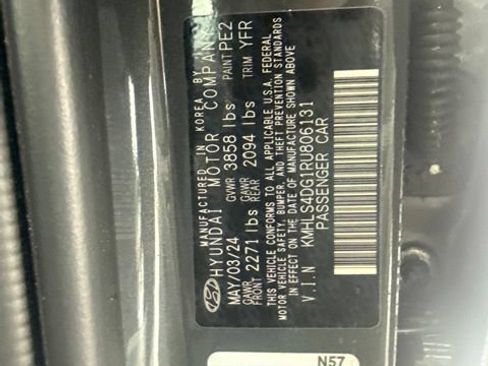 Used 2024 Hyundai Elantra SEL w/ Convenience Package FWD image 14