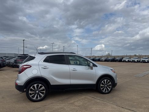 Used 2022 Buick Encore Preferred image 22