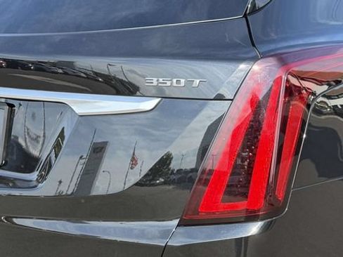 Certified 2024 Cadillac XT5 Luxury w/ LPO, Floor Liner Package AWD/4WD image 35