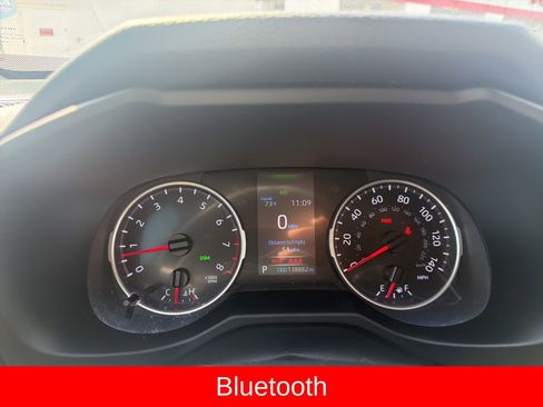 Used 2021 Toyota RAV4 XLE FWD image 10