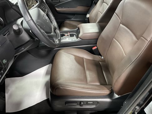 Used 2025 Honda Passport EX-L image 10