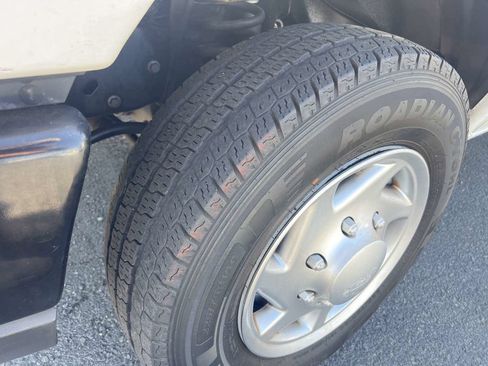 Used 2013 Ford E-150 and Econoline 150 RWD image 8