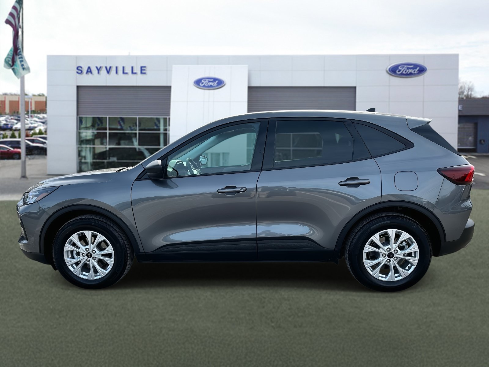 Used 2025 Ford Escape Active w/ Cold Weather Package FWD image 2
